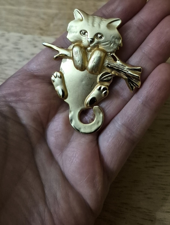 Ajc Jewelry - Vintage 80s  AJC Cat Hanging From Tree Branch  Brooch